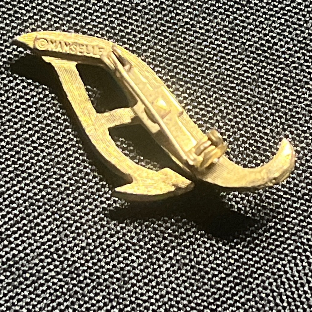 Letter P & A Etched  MAMSELLE Vintage Gold Tone Brooch Pin - Picture 5 of 7
